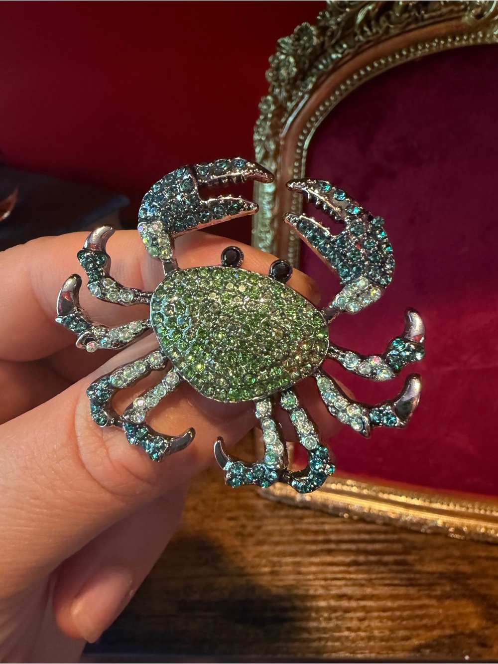 Sparkling Green Crystal Crab Coastal Brooch - Picture 5 of 7
